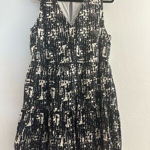 Evereve Black and Cream Midi Dress